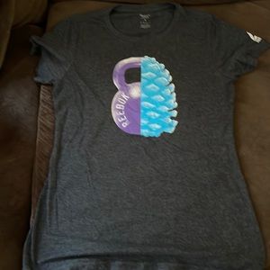 Reebok Sz M short sleeve top